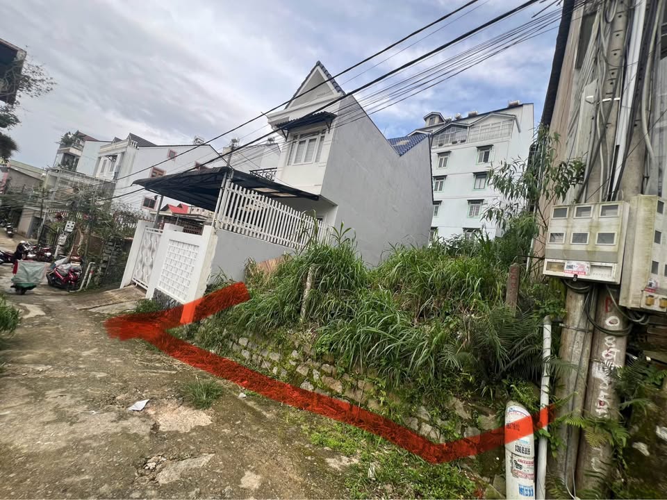 Đất nền Đà Lạt 111m² giá 3.7 tỷ - Sổ đỏ chính chủ, xây dựng tự do!