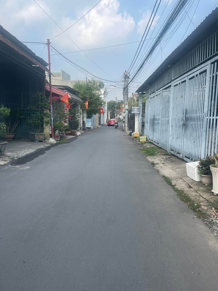 Nhà nguyên căn mặt tiền kinh doanh tại phường Tân Phong - Thỏa thuận giá tốt!