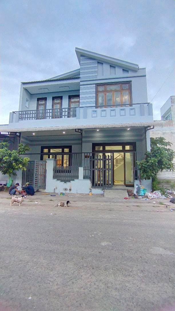 Nhà cho thuê 1 trệt 1 lầu mặt tiền đường Võ Văn Tần - Phú Trinh, 3 phòng ngủ, giá 7.5 triệu