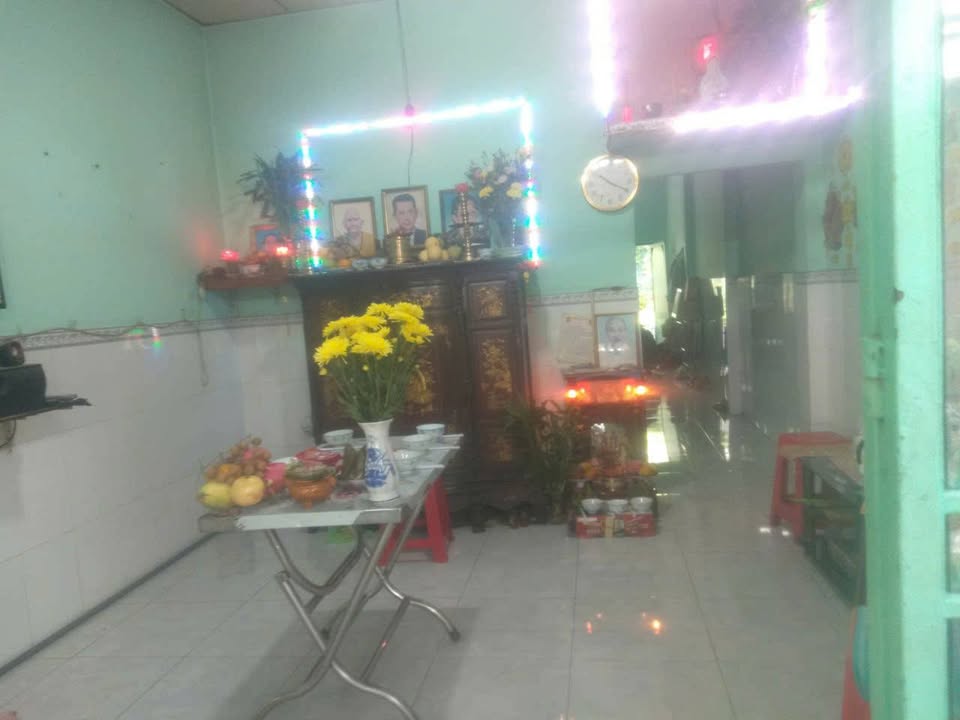 Nhà C4 Hưng Long, Bình Chánh 68m² giá 1.5 tỷ - Hẻm xe hơi, gần bưu điện!