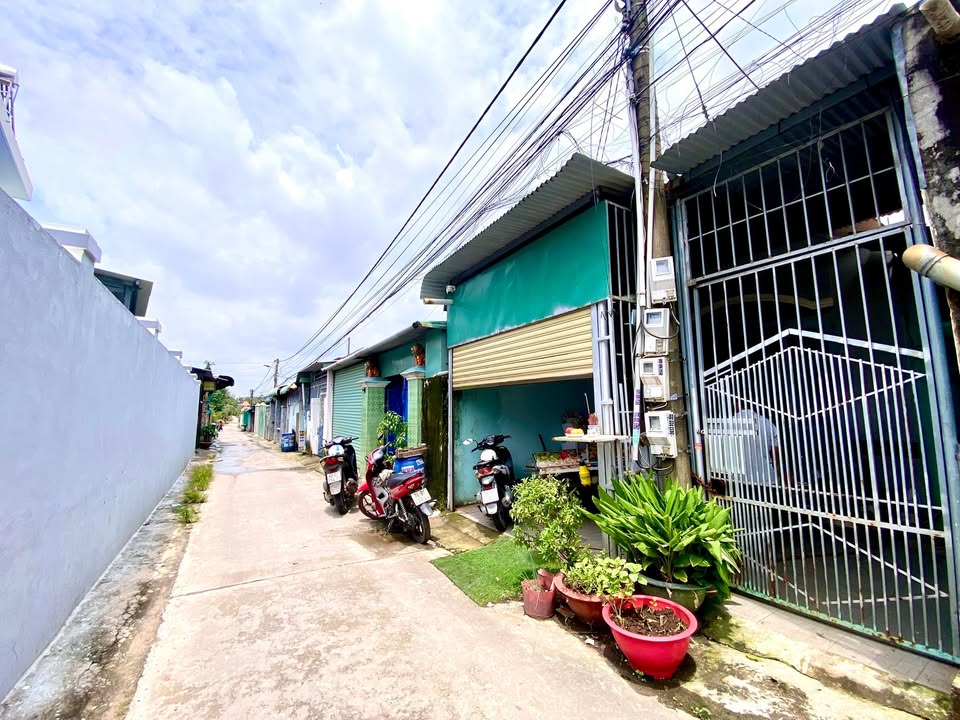 Nhà Phước Thiền Nhơn Trạch 155m² giá 2.5 tỷ - Ô tô vào tận nơi!