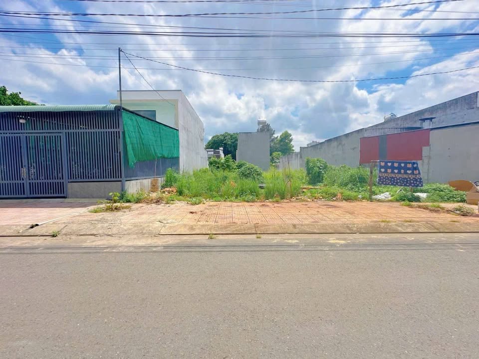 Đất nền Long Khánh 100m² giá 2.15 tỷ - Sổ đỏ chính chủ, thương lượng ngay!