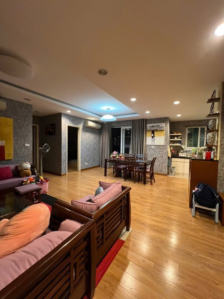 Căn hộ chung cư 335 Cầu Giấy 125m² giá 8.75 tỷ - Bán full nội thất liền tường!