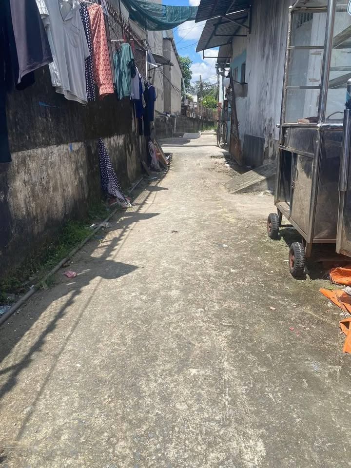 Nhà riêng Dĩ An 55m² giá 2.5 tỷ - Sổ hồng chính chủ, hoàn công đầy đủ!