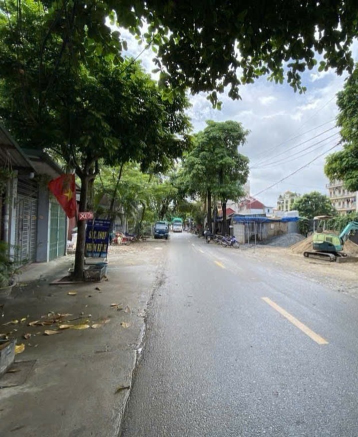 Nhà 5 tầng Phú Diễn 35m² giá 6 tỷ - Ô tô đỗ cửa, thiết kế hiện đại!