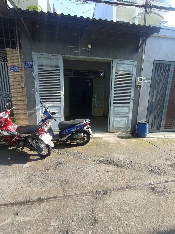 Nhà cấp 4 gác lửng 80m² giá 4.7 tỷ - Vị trí đắc địa, tiện ích xung quanh đầy đủ!