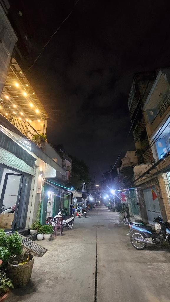 Nhà 2 tầng Mã Lò, Bình Tân 32m² giá 2.25 tỷ - Sổ hồng chính chủ, mặt tiền hẻm ô tô