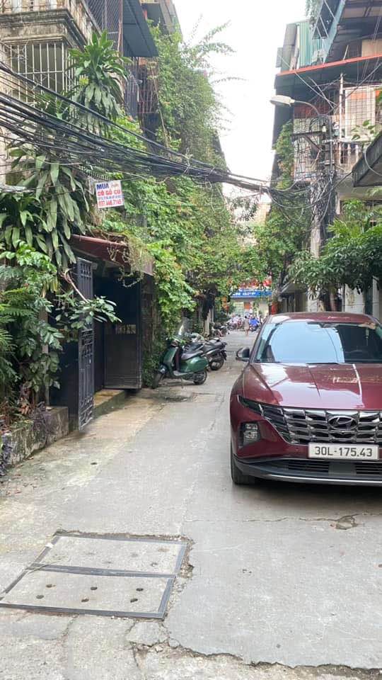 Nhà Đống Đa 47m² giá 6.9 tỷ - Lô góc thoáng mát, ô tô vào nhà!