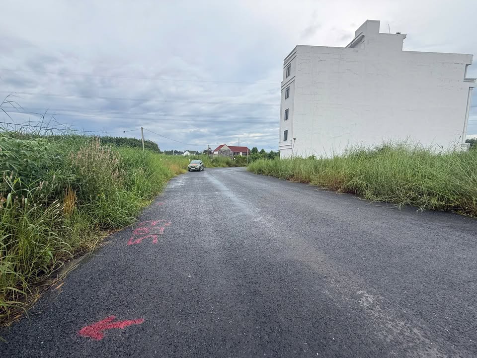 Đất nền trung tâm phường Hưng Long 205m² giá chỉ 770 triệu - Tiềm năng sinh lời cao!