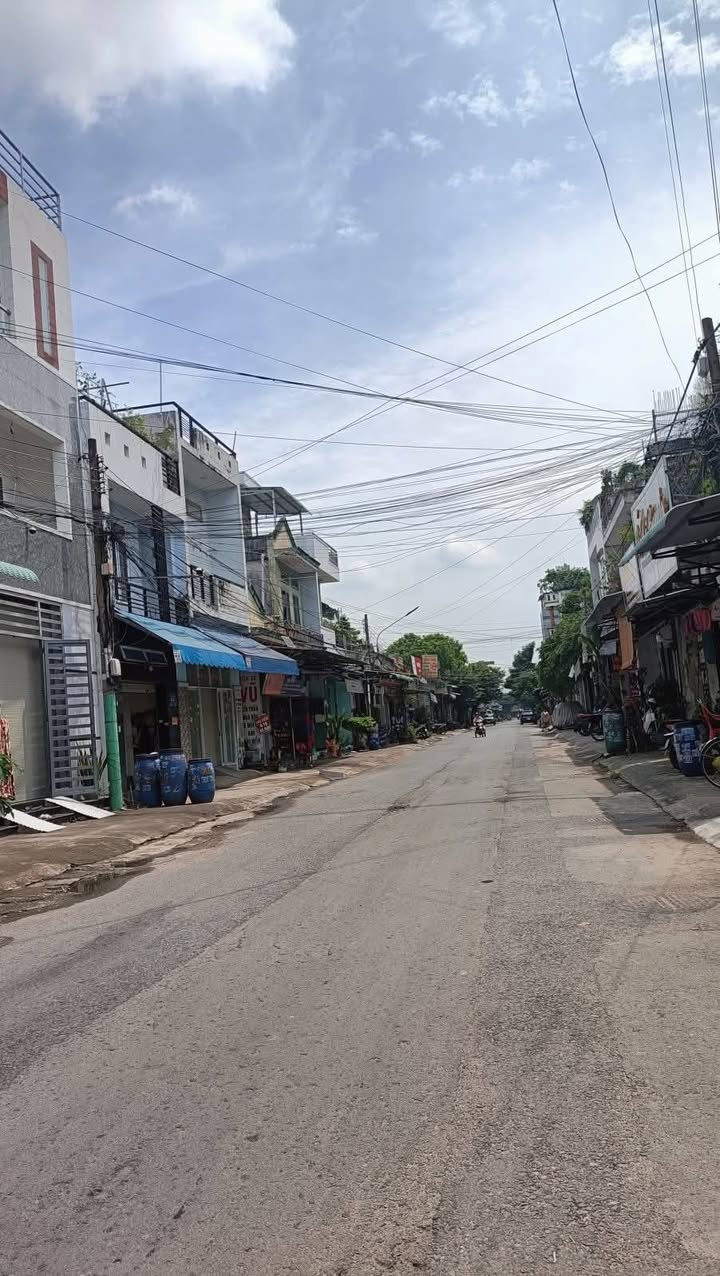 Nhà mặt tiền kinh doanh khu phố Nhị Đồng, Dĩ An 135m² chỉ 6.05 tỷ - Đầu tư sinh lời tối ưu!