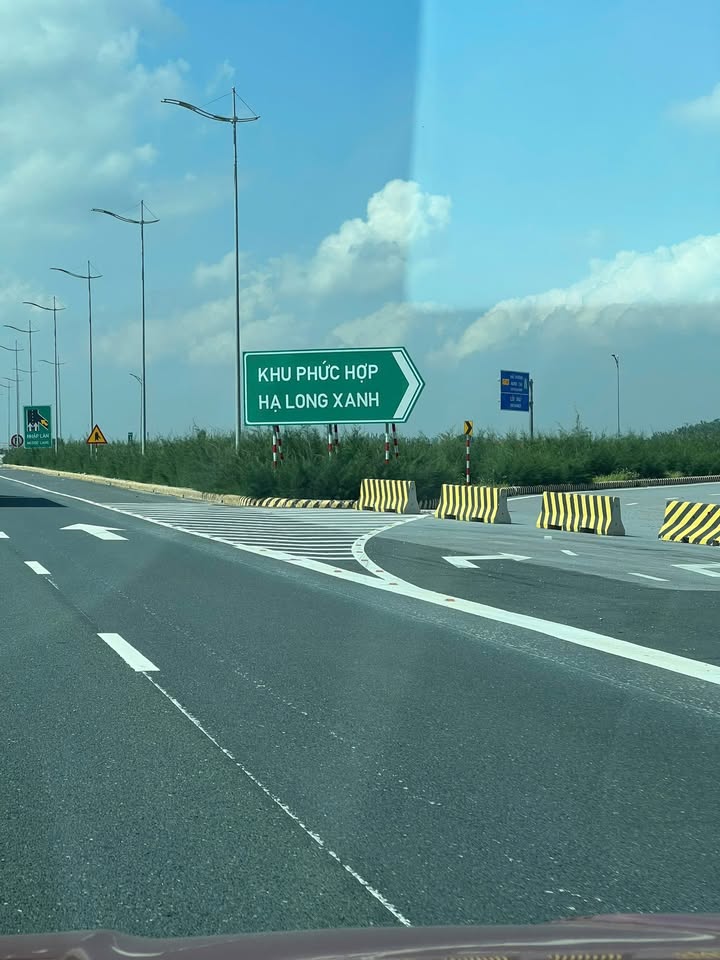 Đất nền Hạ Long Xanh 100m² giá tốt - Sổ đỏ chính chủ, view hồ đẹp!