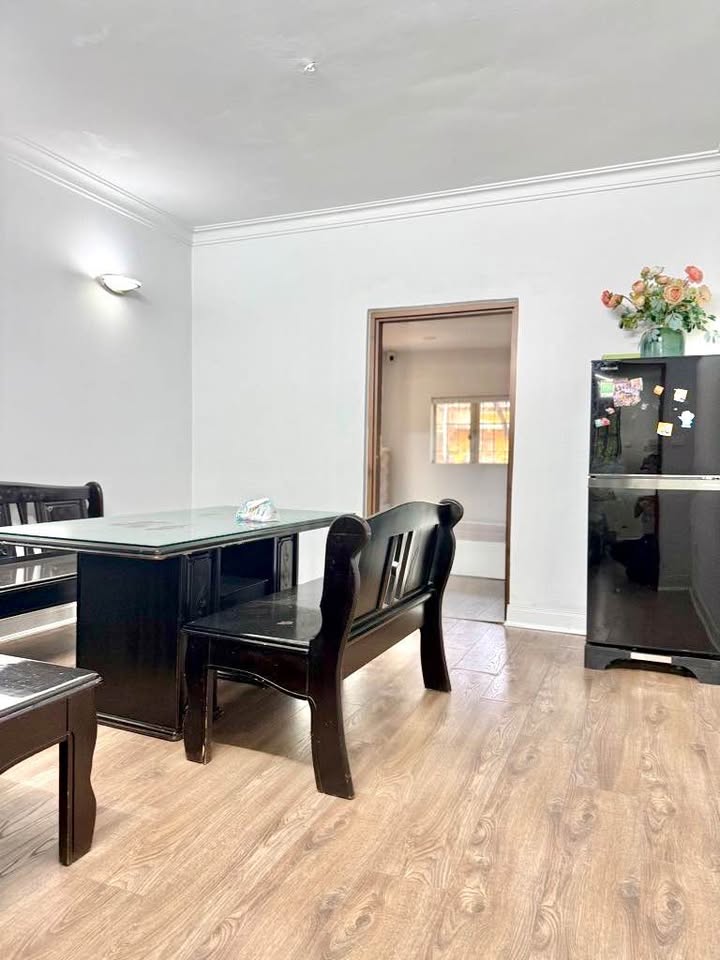 Căn hộ Tập thể Giảng Võ 35.2m² giá 5.59 tỷ - Đối diện Hồ Giảng Võ!