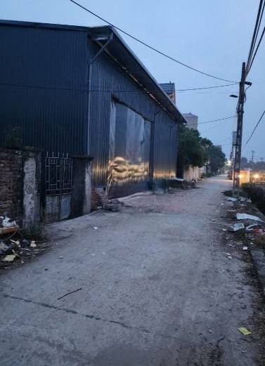 Kho xưởng cho thuê Mê Linh 400m² giá 20 triệu - Đường rộng, xe tải vào tận nơi!