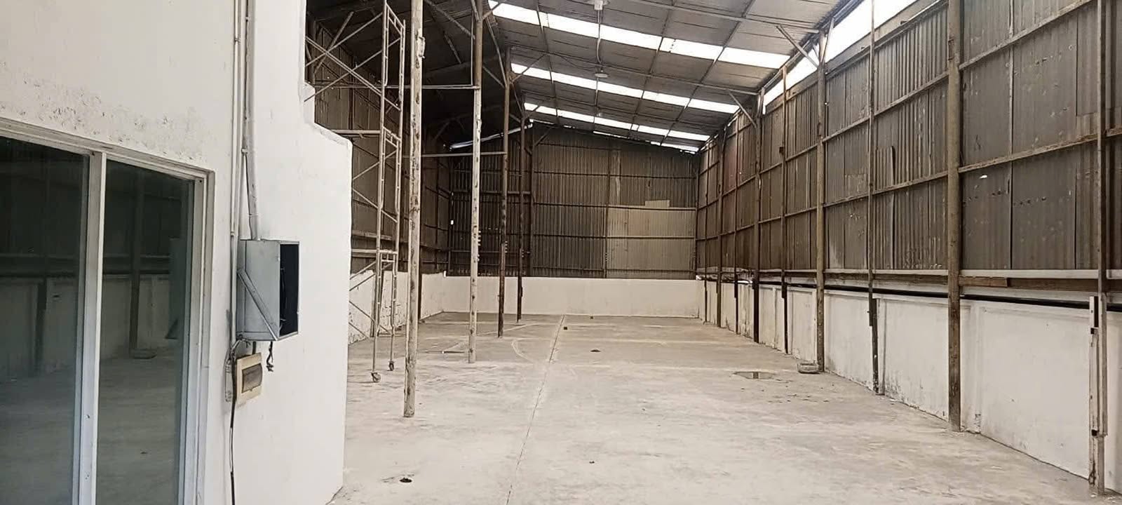Xưởng cho thuê Dĩ An 300m² giá 25 triệu/tháng - Đường lớn xe tải vào tận nơi!