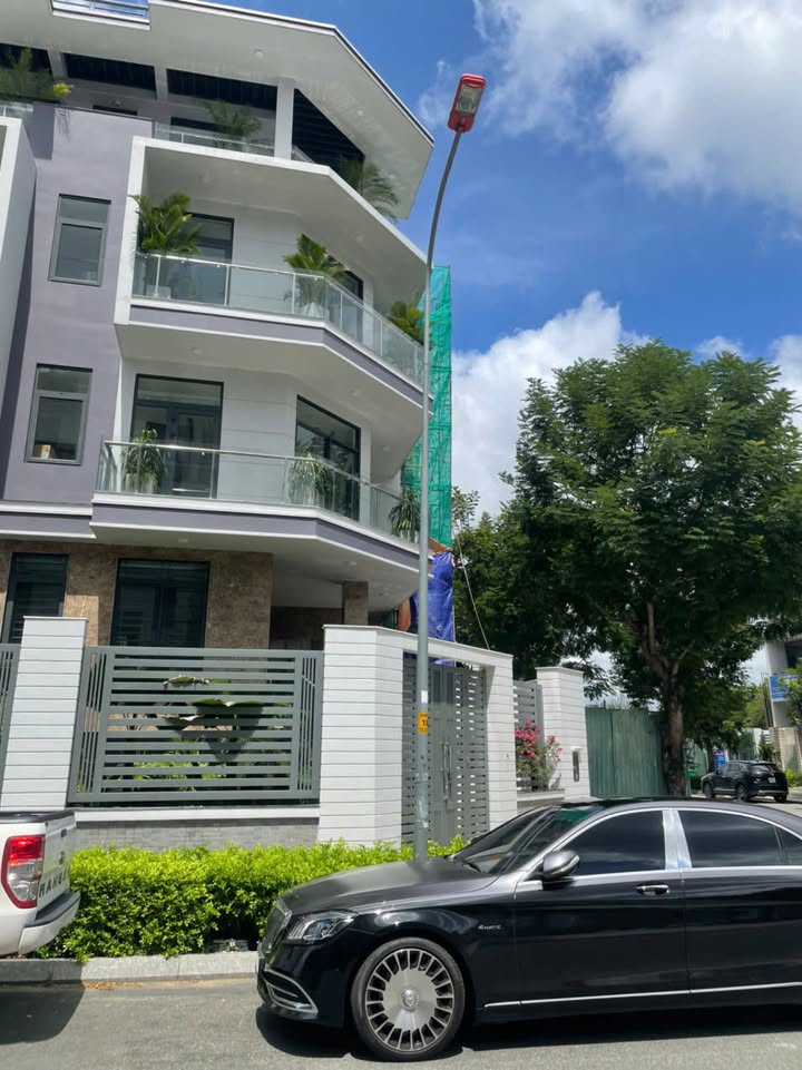 Nhà phố KĐT Vạn Phúc City 151m² giá 40 tỷ - Chính chủ cần bán gấp!