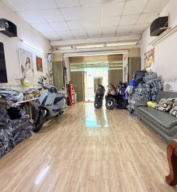 Nhà hẻm Bùi Thế Mỹ, Tân Bình 77m² giá 8.3 tỷ - Ô tô vào tận cửa!