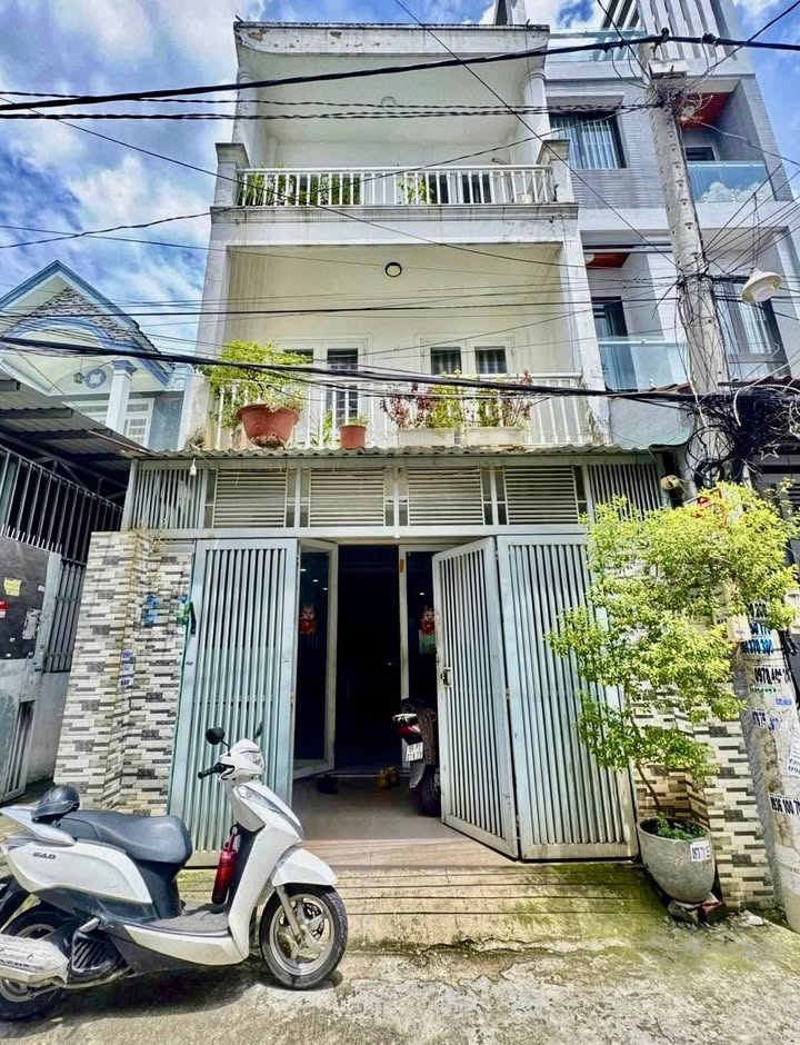 Nhà 3 tầng Tân Chánh Hiệp 90m² giá 5.5 tỷ - Hẻm xe hơi 6m, gần chợ Đông Bắc!