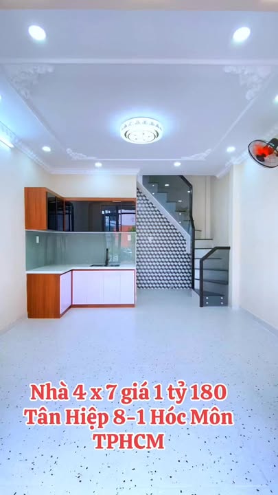 Nhà phố Hóc Môn 28m² giá 1.18 tỷ - Chính chủ bán gấp, vị trí đắc địa!