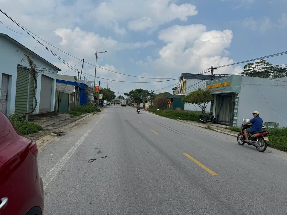 Đất nền Tiên Trang, Quảng Xương 100m² giá 2 tỷ - Mặt tiền buôn bán sầm uất!