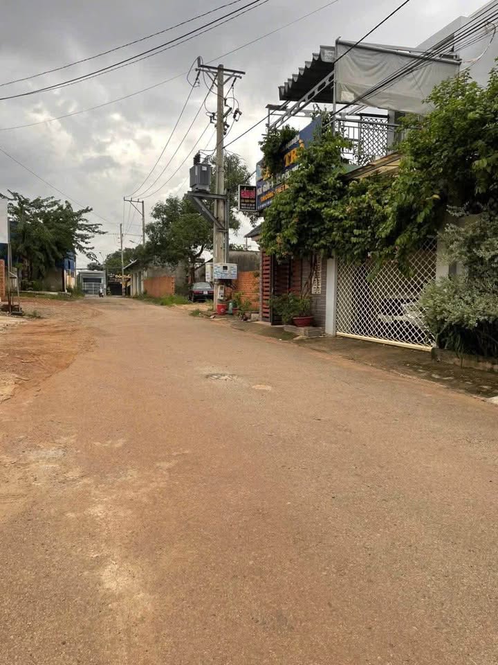 Nhà phố Đồng Xoài 110m² giá 1.8 tỷ - Cơ hội sở hữu ngay!