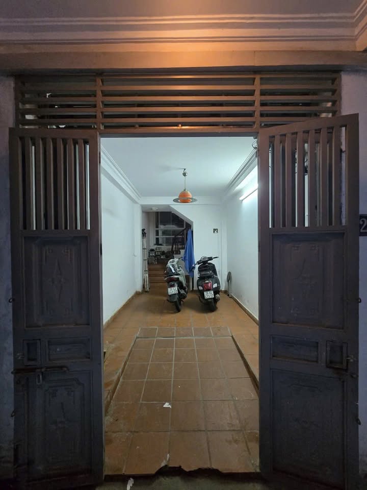 Nhà nguyên căn cho thuê ngõ 51 Nguyễn Khoái, 40m² giá 12 triệu - Yên tĩnh, an ninh tốt!