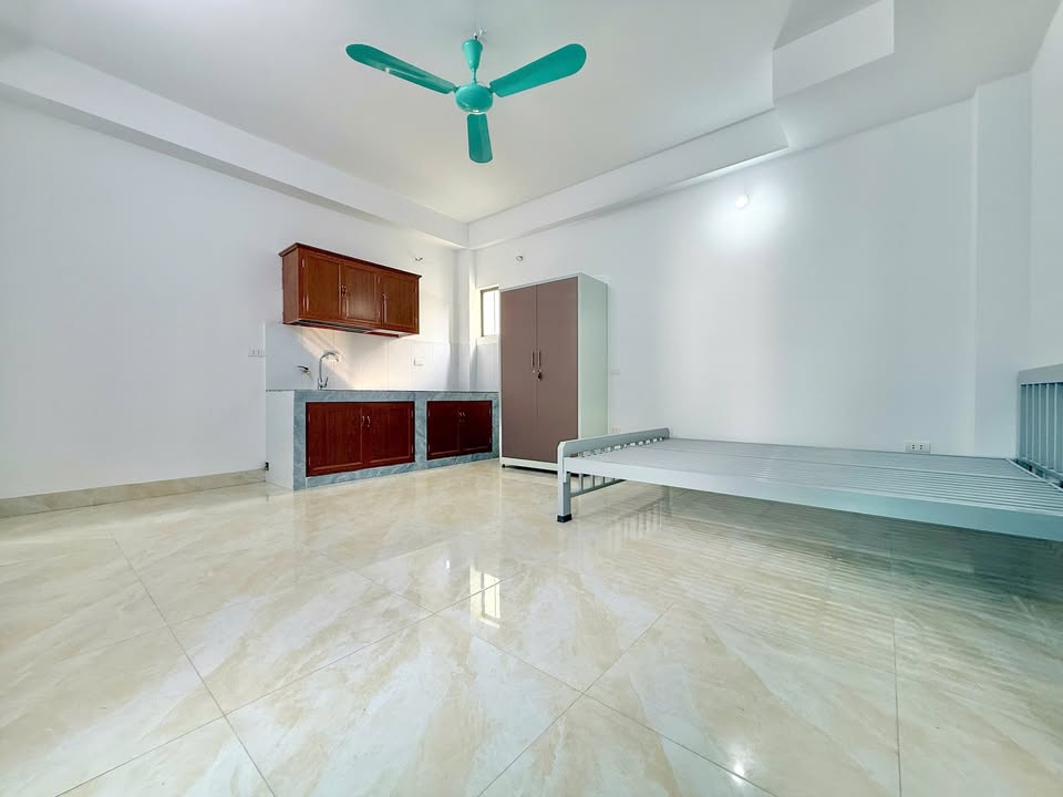 Phòng cho thuê Studio 30m² tại Kim Giang giá 3.9 triệu - Nhà mới 7 phòng thoáng mát!