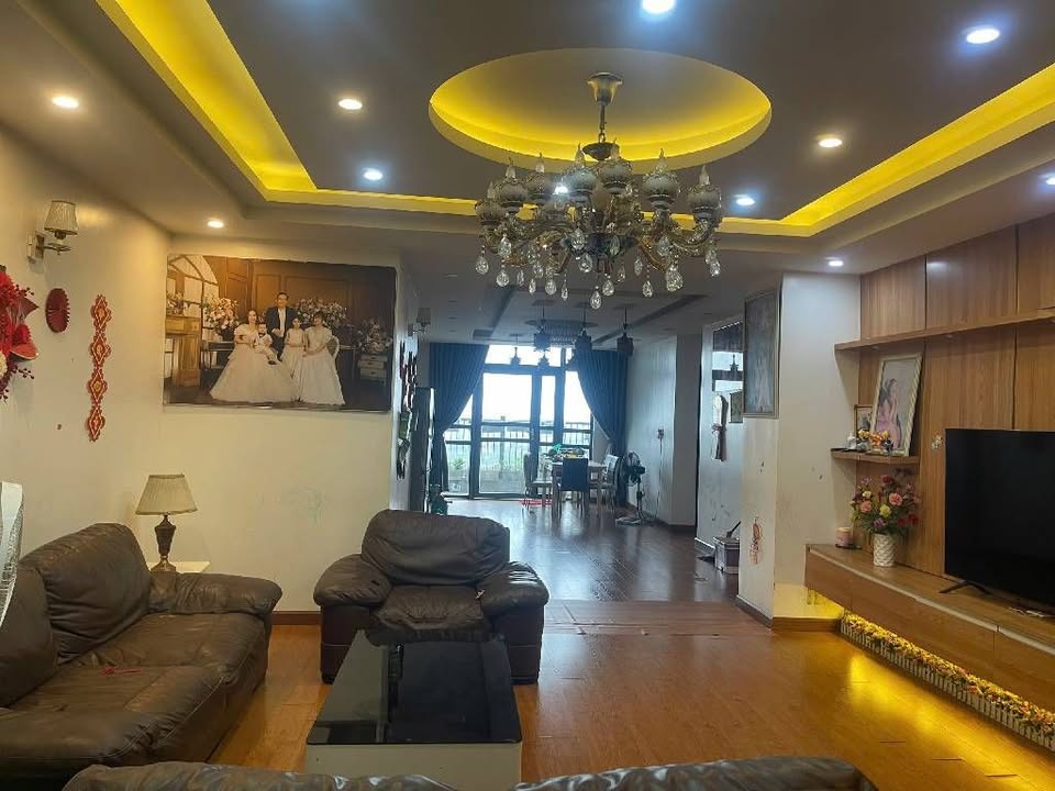 Căn hộ lô góc KĐT Văn Phú Hà Đông 158m² giá 9.48 tỷ - Full nội thất hàng hiệu!