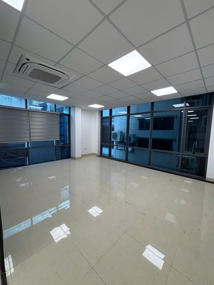 Văn phòng cho thuê Cầu Giấy 80m² giá 15 triệu - Trung tâm Hà Nội tiện nghi