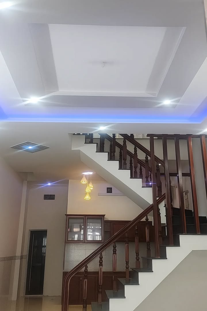 Nhà 2 tầng khu Nhà Công An Phú Thạnh 80m² giá 2.7 tỷ - Thiết kế hiện đại, vào ở ngay!