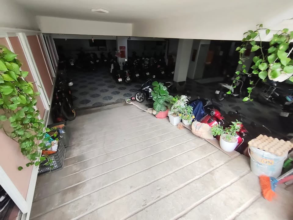 Căn hộ CCMN Quan Nhân 50m² giá 2.2 tỷ - Ô tô đỗ cửa, đầy đủ tiện ích!