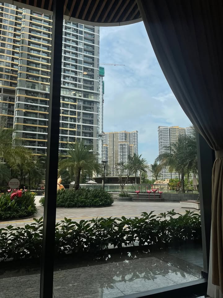 Căn hộ 2PN Vinhomes Q9 - 69m² chỉ 6.3 triệu - Nhà trống, sẵn sàng vào ở!