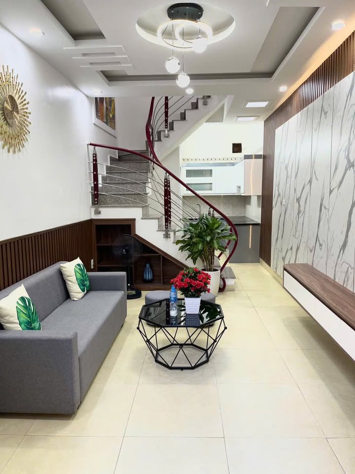 Nhà 2 tầng đường Tôn Đức Thắng, 28m² giá 1.79 tỷ - Chính chủ bán gấp!