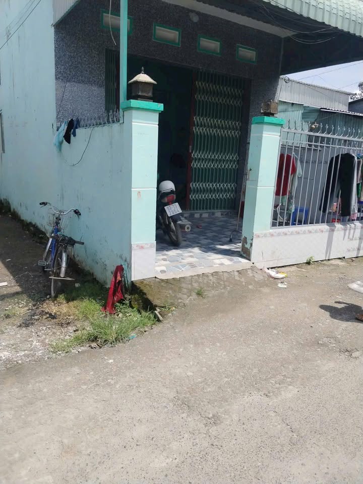 Nhà phố Bình Đức, Long Xuyên 75m² giá 900 triệu - Gần chợ Ông Thống!