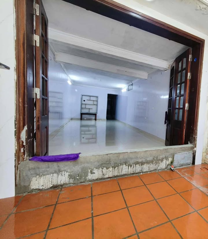 Nhà tập thể cho thuê tại Nguyễn Chí Thanh, Ba Đình 65m² - Trung tâm Hà Nội, giá 8 triệu/tháng!