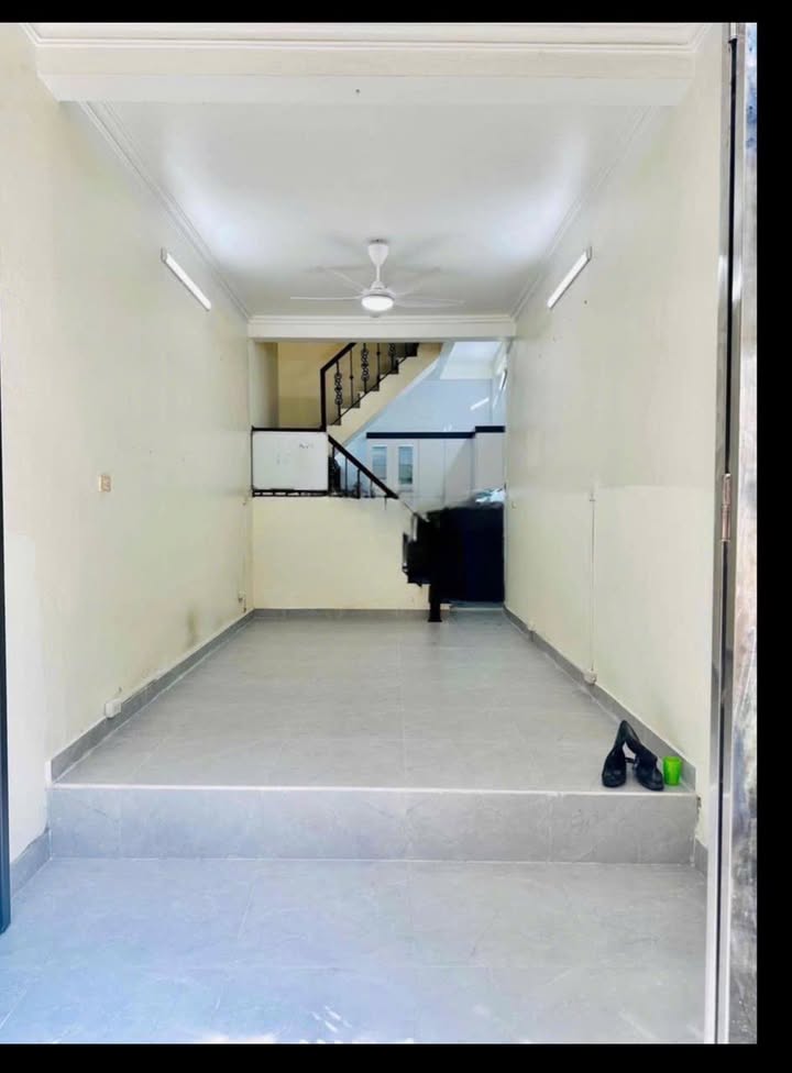 Nhà cho thuê nguyên căn tại Bạch Đằng, Hoàn Kiếm 30m² giá 12.5 triệu - Phù hợp làm văn phòng hoặc homestay!