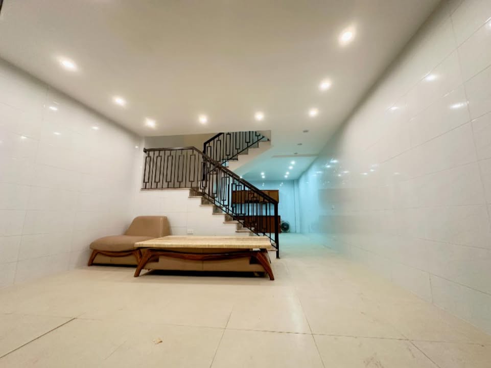 Nhà cho thuê 3 tầng tại 509 Vũ Tông Phan, Thanh Xuân - Nhà mới đẹp, thoáng mát chỉ 11 triệu!