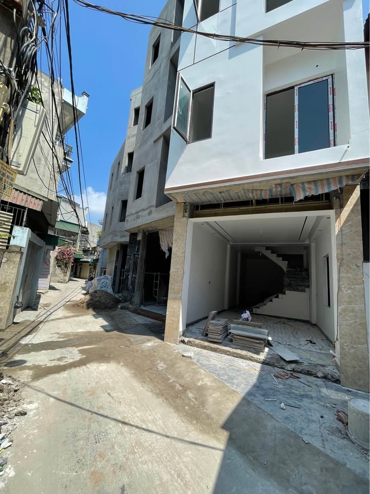 Nhà 3 tầng Tiền Phong 40m² giá 2.6 tỷ - Thiết kế hiện đại, sẵn sàng ở ngay!