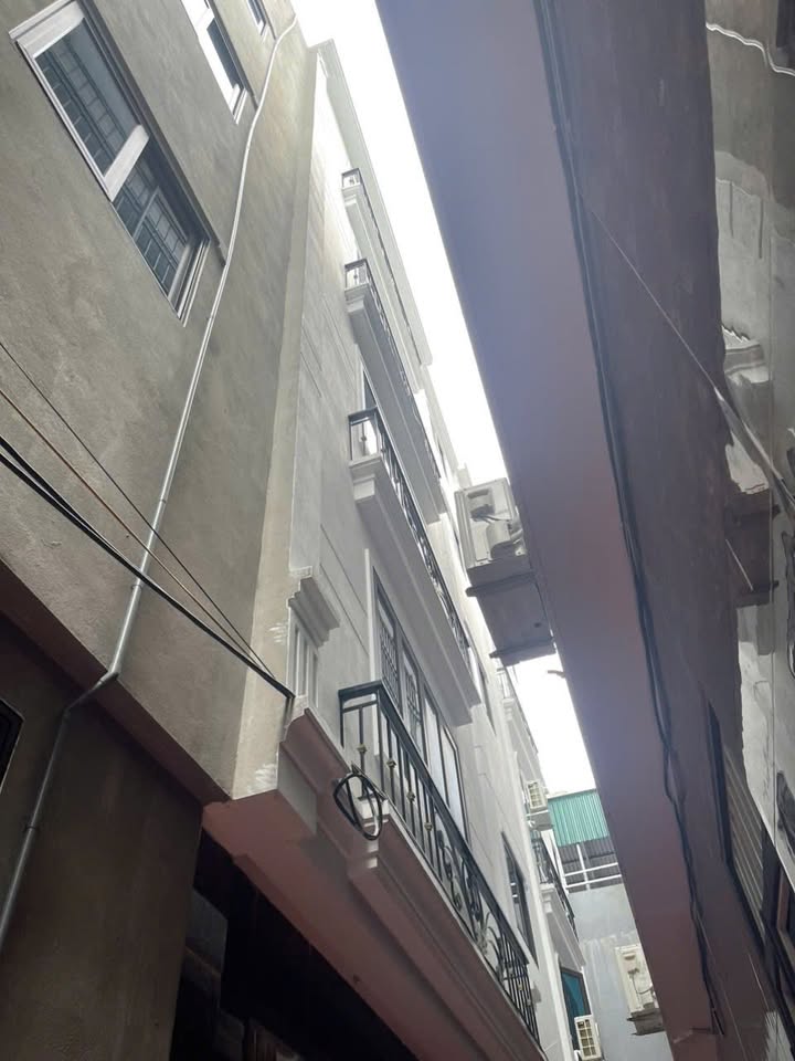 Cho thuê nhà nguyên căn 5 tầng Huỳnh Cung 34m² giá 9.5 triệu - Không ở chung chủ!