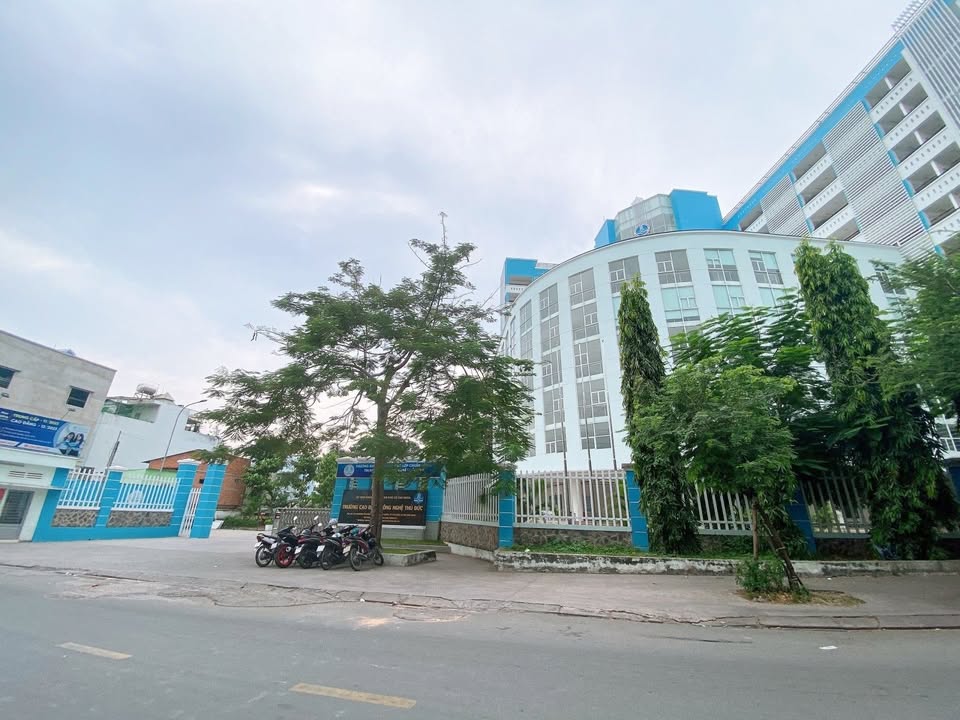 Đất nền Thủ Đức 66m² giá 5.4 tỷ - Sổ riêng, xây dựng tự do