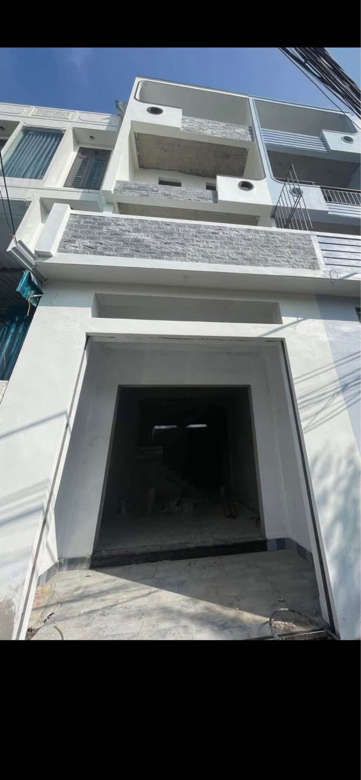 Nhà 3 tầng đường Hùng Vương, TP Nam Định 52m² giá 2.9 tỷ - Ô tô đỗ cửa thuận tiện