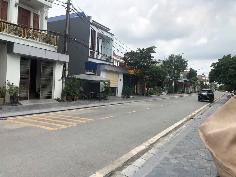 Bán nhà mặt đường Hữu Nghị, phường An Lưu, 106m² giá 5 tỷ - Kinh doanh tuyệt vời!