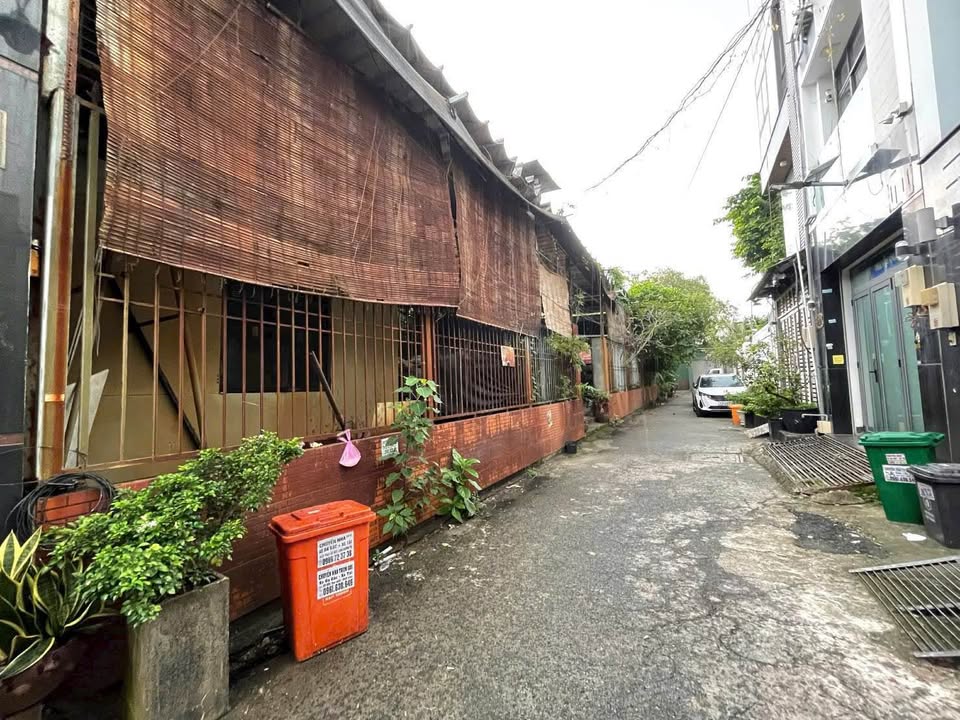 Đất nền 300m² ngay trung tâm Bình Thạnh - Đầu tư sinh lời hấp dẫn!