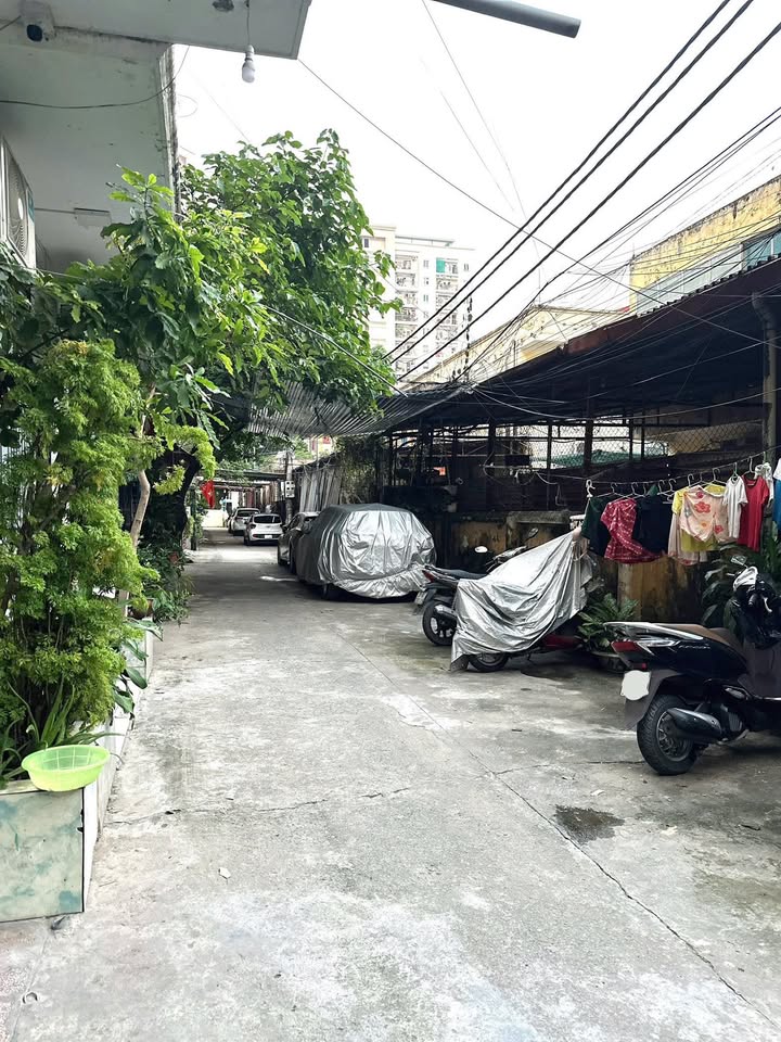 Căn hộ tập thể Mai Dịch, Cầu Giấy 90m² giá 4 tỷ - Dân trí cao, ô tô đỗ ngày đêm!