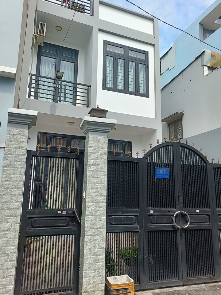 Nhà Gò Vấp 99m² giá 9.6 tỷ - Hẻm xe hơi vào tận nhà!