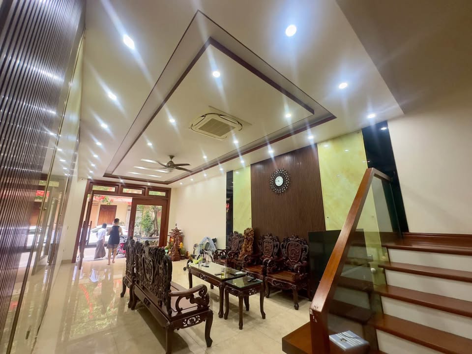 Nhà phố Phạm Vấn, Thanh Hóa 90m² giá 8 tỷ - Chính chủ, Full nội thất cao cấp!