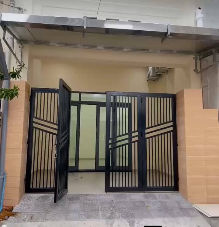 Nhà cho thuê tại Phan Chu Trinh, Huế 100m² - Thích hợp vừa ở vừa kinh doanh!