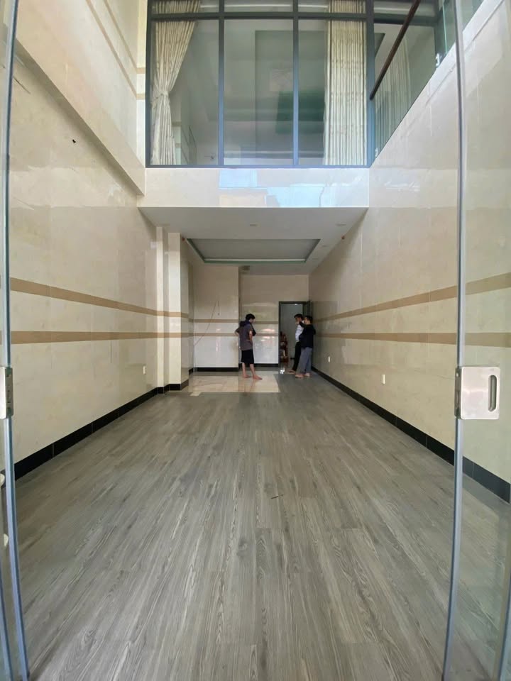 Cho thuê mặt bằng 1 trệt 1 lửng tại Trần Bình Trọng, Gò Vấp – Khu vực sầm uất dễ kinh doanh!