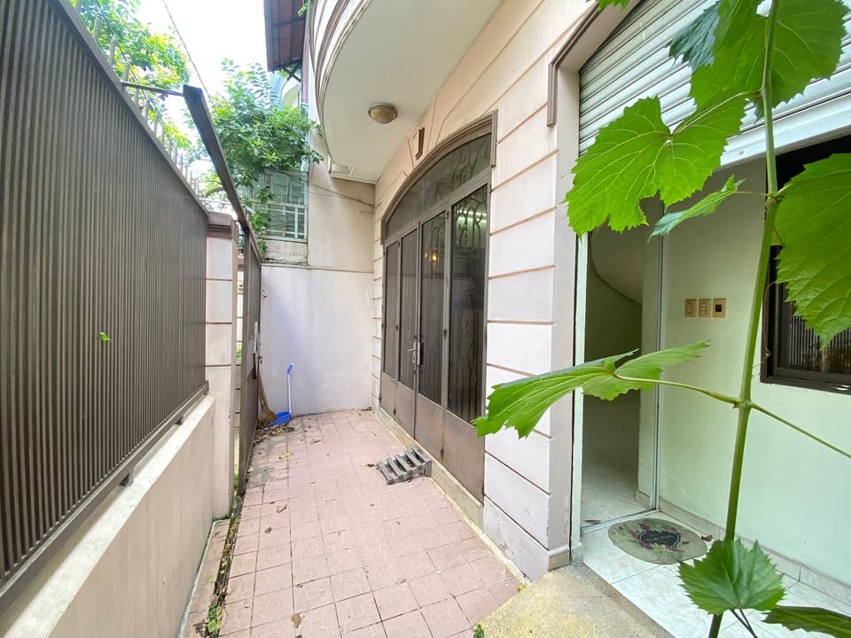 Biệt thự cổ điển cho thuê tại Thích Quảng Đức, quận Phú Nhuận - Diện tích 90m², giá thỏa thuận