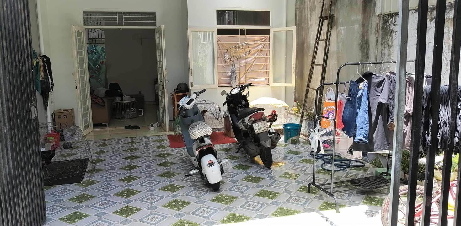 Nhà cho thuê A2 Phạm Ngũ Lão Buôn Ma Thuột 100m² giá 4 triệu - Sân ô tô rộng rãi!