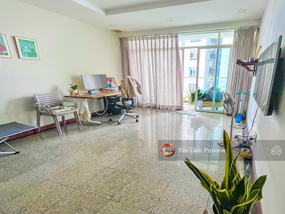 Căn hộ Hoàng Anh Riverview Thảo Điền 138m² giá 9.8 tỷ - Thiết kế hiện đại, view hồ bơi